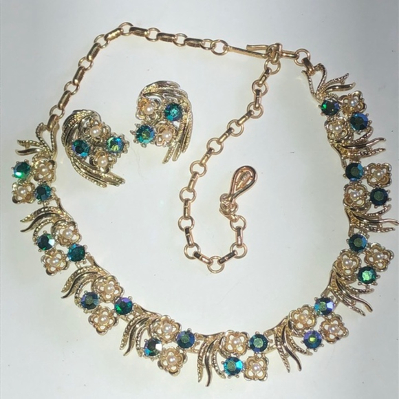 Coro Vintage Gold Tone & Blue AB CZ Rhinestone Necklace & Clip On Earrings Set - Picture 1 of 9